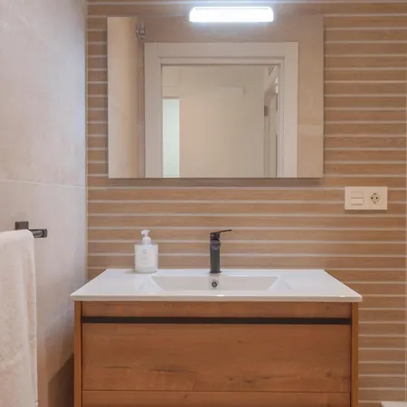 Avg Manuel Junquera 27 * Gijón